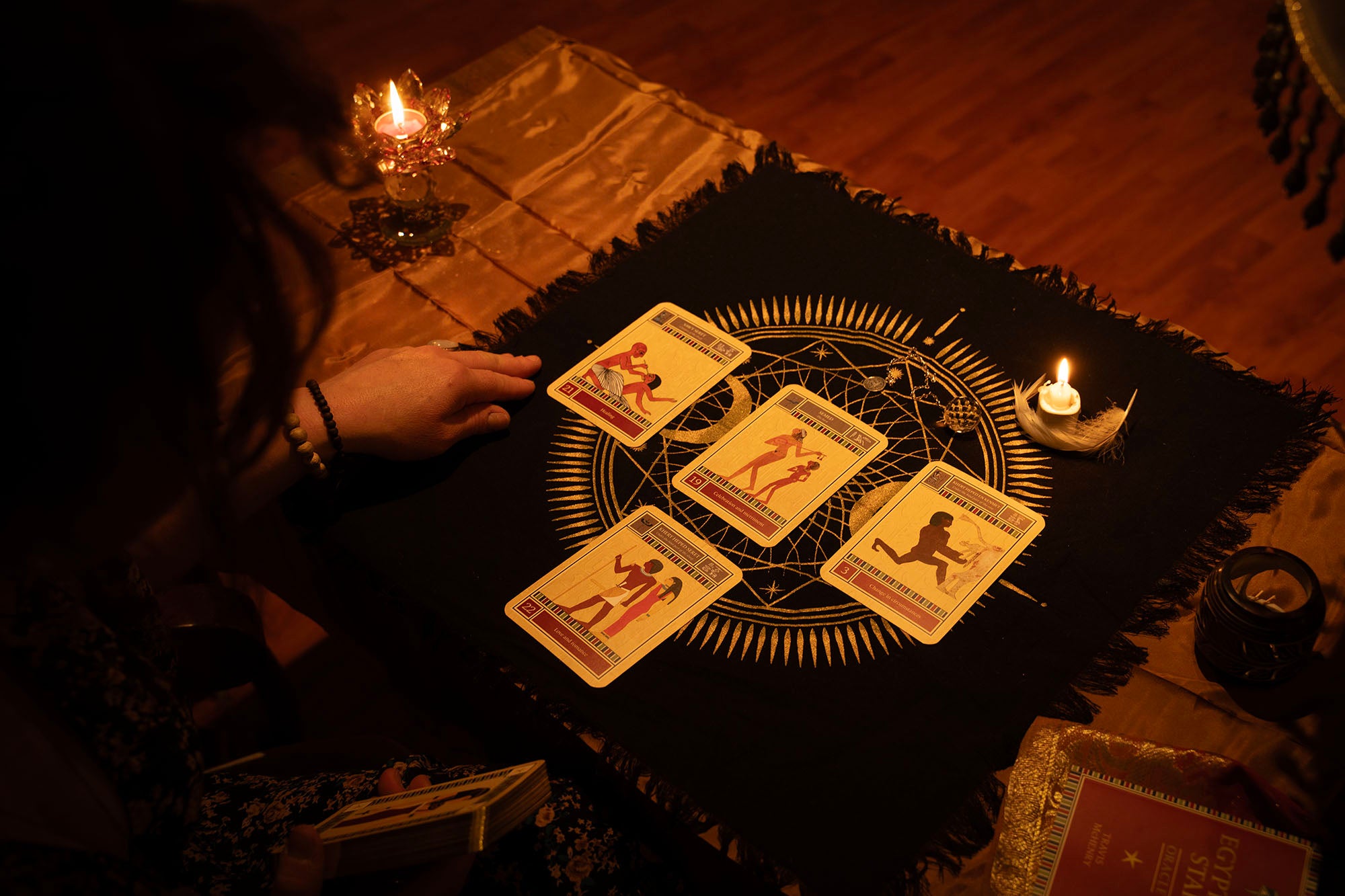 Nicole Leeming - Intuitive Oracle Readings - Book Now!