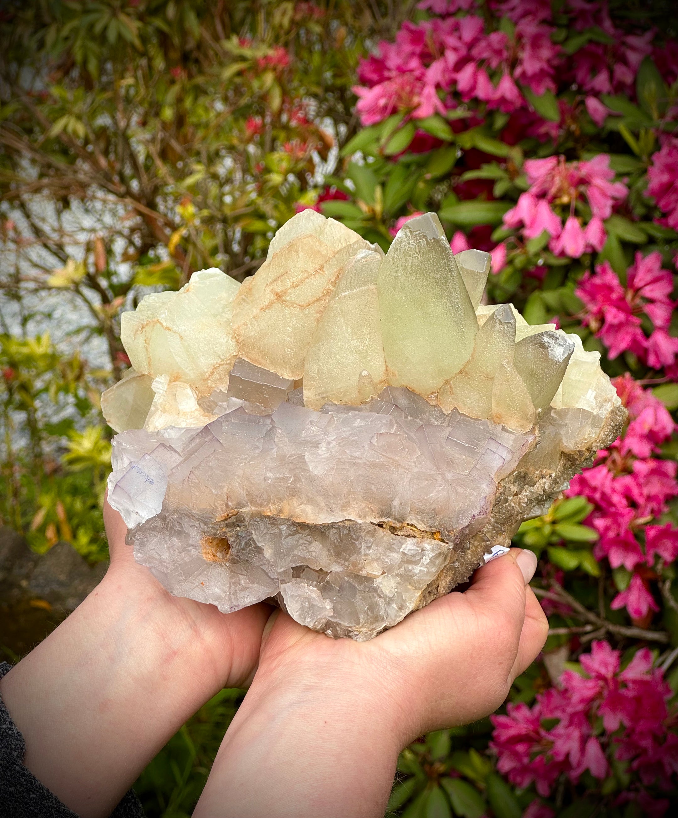 Énorme fluorite violette avec amas de calcite du Pakistan, 3916 grammes, qualité A++